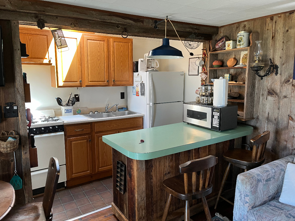 Quiet Cottage on Lake Champlain - Photo 11