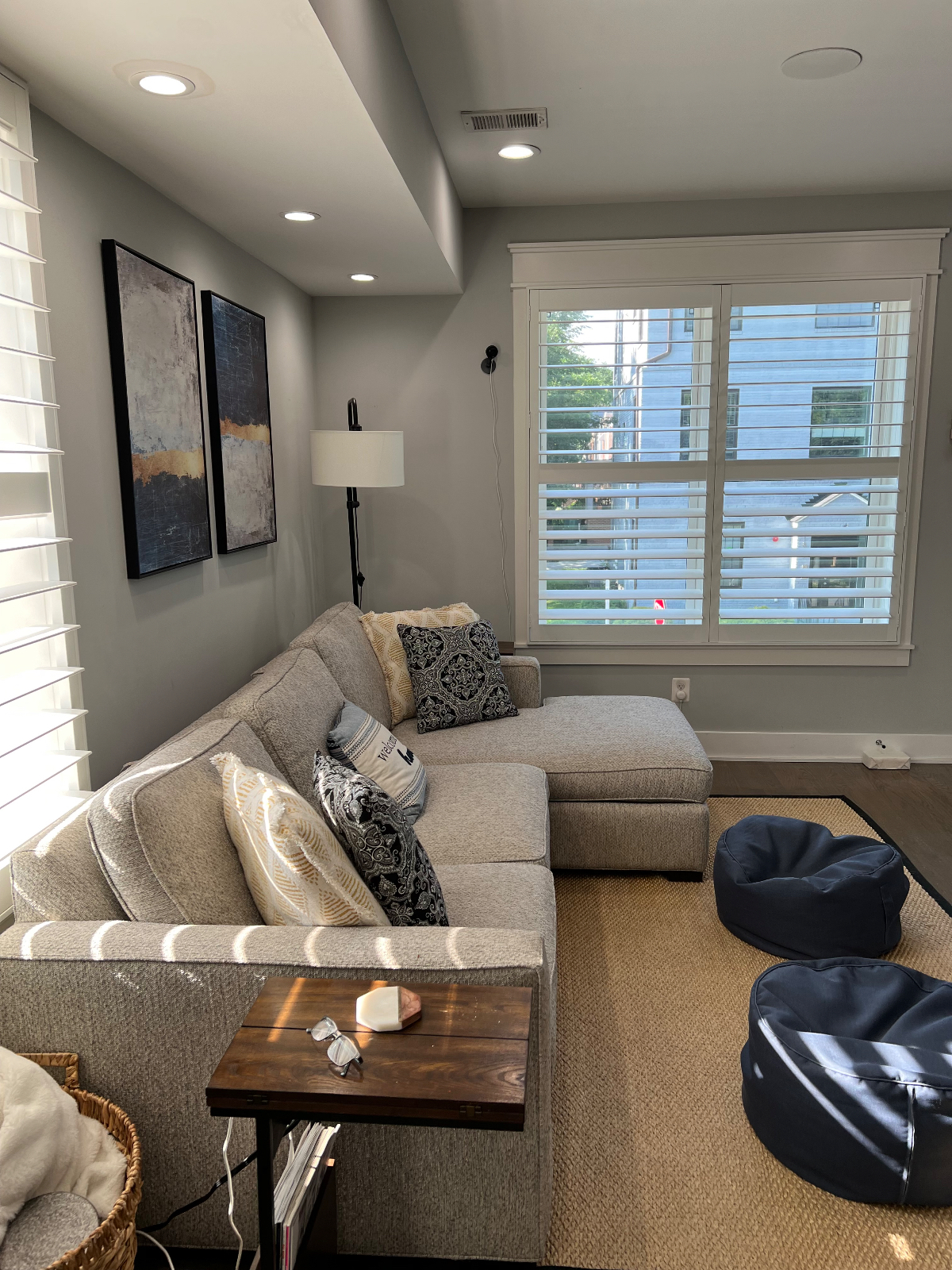 Modern Condo -  Private Room - Queen Bedroom - Private Bathroom - Parking - Rooftop Access - Photo 4