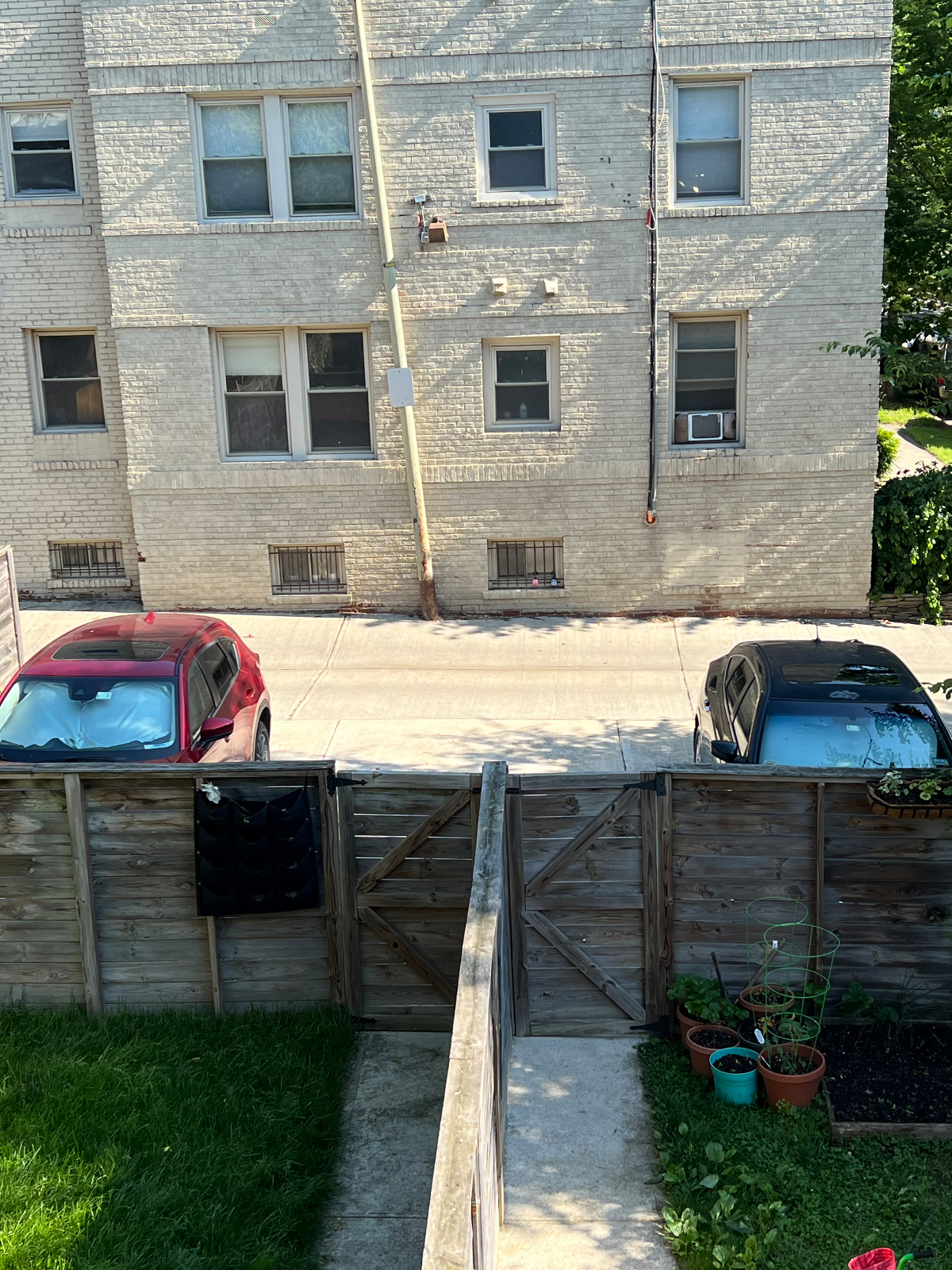 Modern Condo -  Private Room - Queen Bedroom - Private Bathroom - Parking - Rooftop Access - Photo 10