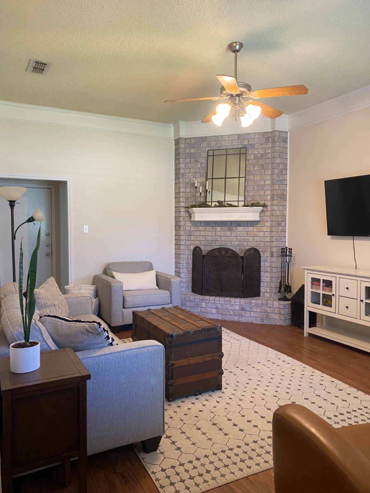 Home Away From Home - Photo 3