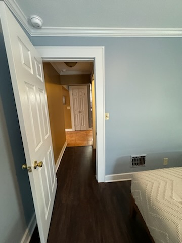 Lower Flat Pets Allowed - Photo 10