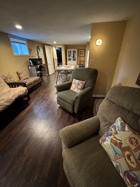 Lower Flat Pets Allowed - Photo 7