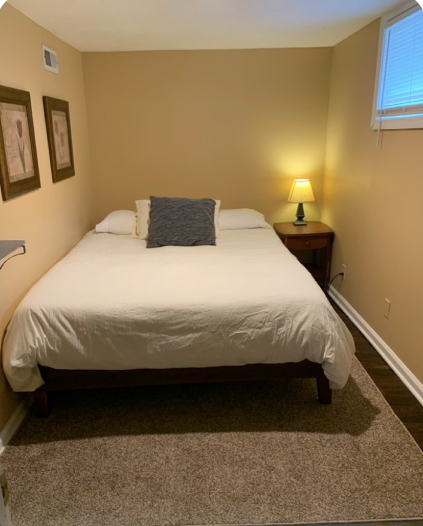 Lower Flat Pets Allowed - Photo 11