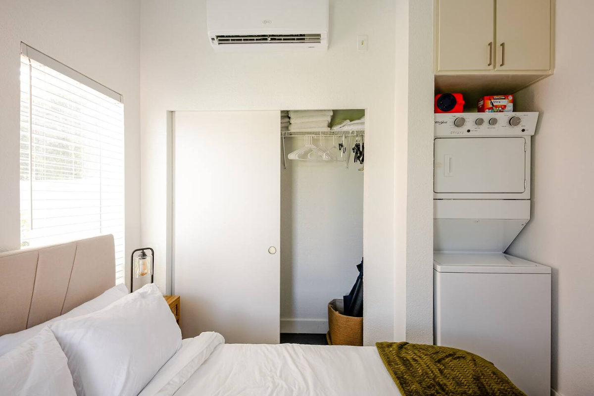 Modern Guest House in Baldwin Hills - Photo 2