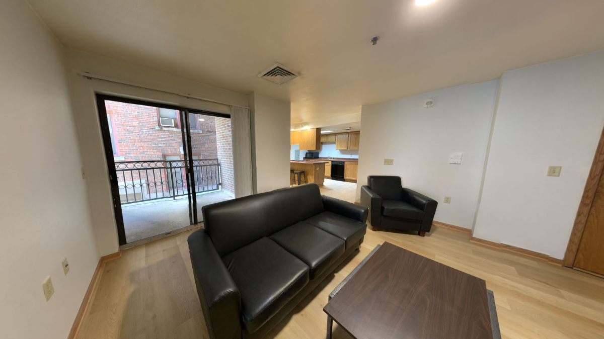2BR/1BA--Entire--Varsity
