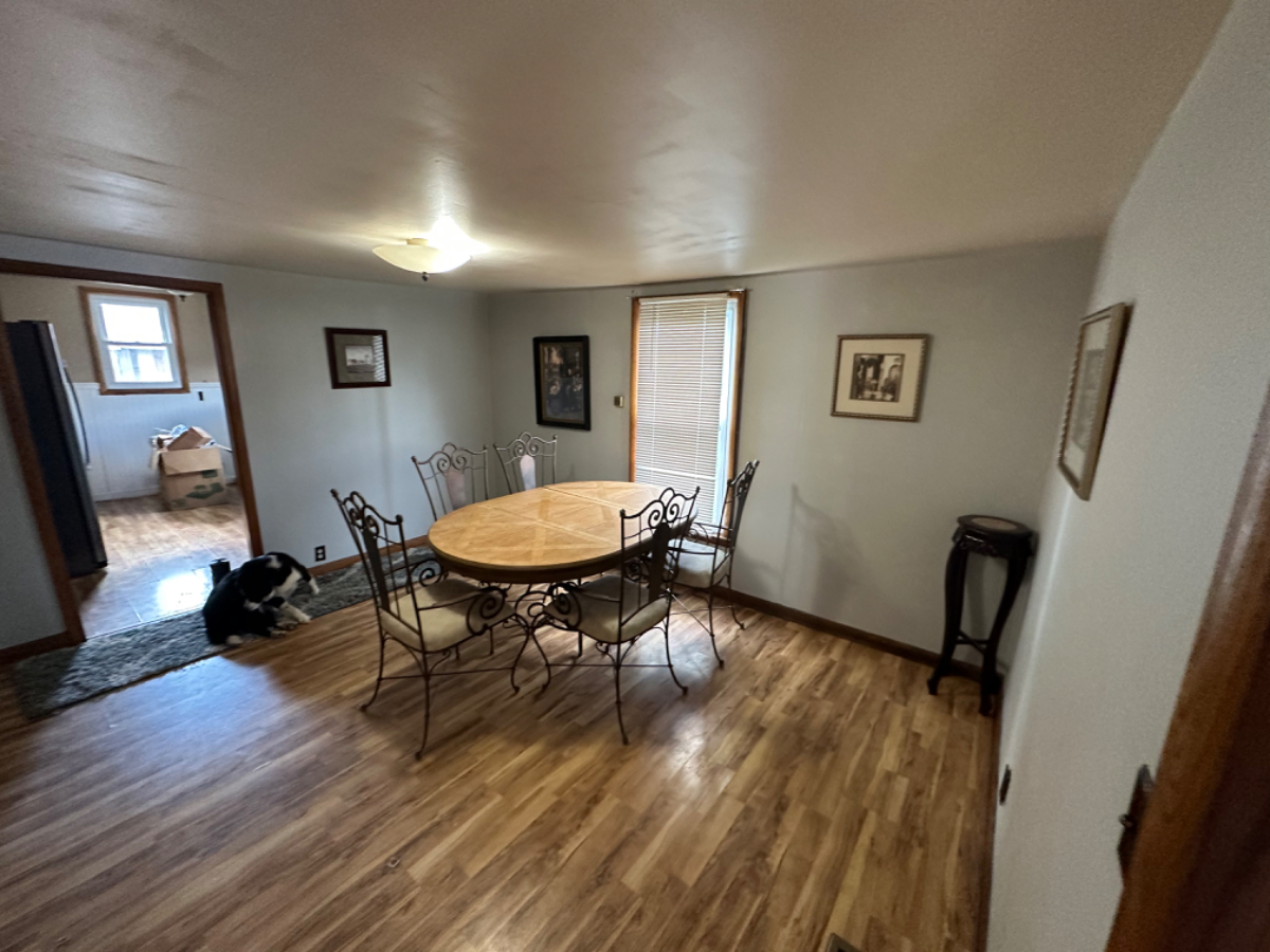 Full House with HVAC, Office, Dining room, Small Pet Friendly Queen Bed - Photo 4