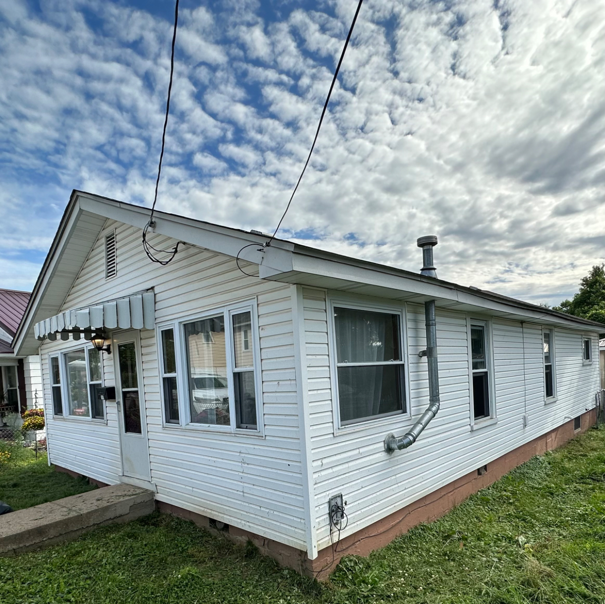 Full House with HVAC, Office, Dining room, Small Pet Friendly Queen Bed - Photo 1