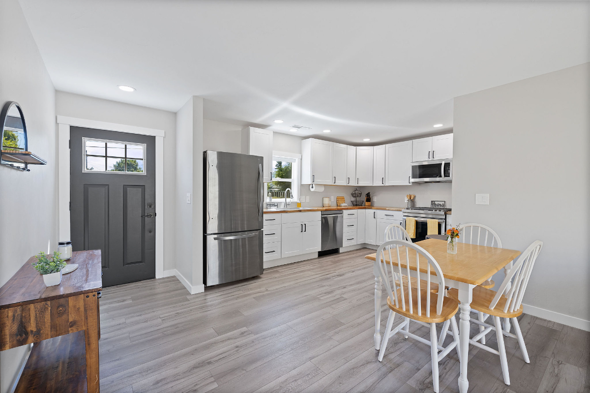 Prineville Farmhouse - Photo 4
