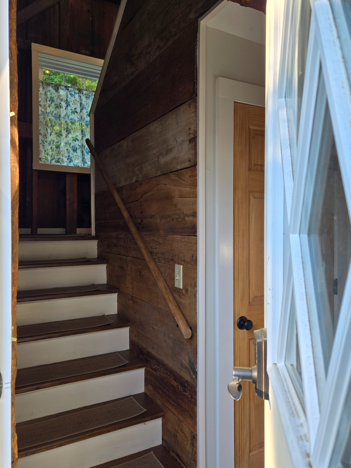 Serene Loft Living in Scenic Williamsville - Cozy Amenities and Nature's Beauty Await on your Perfec - Photo 4
