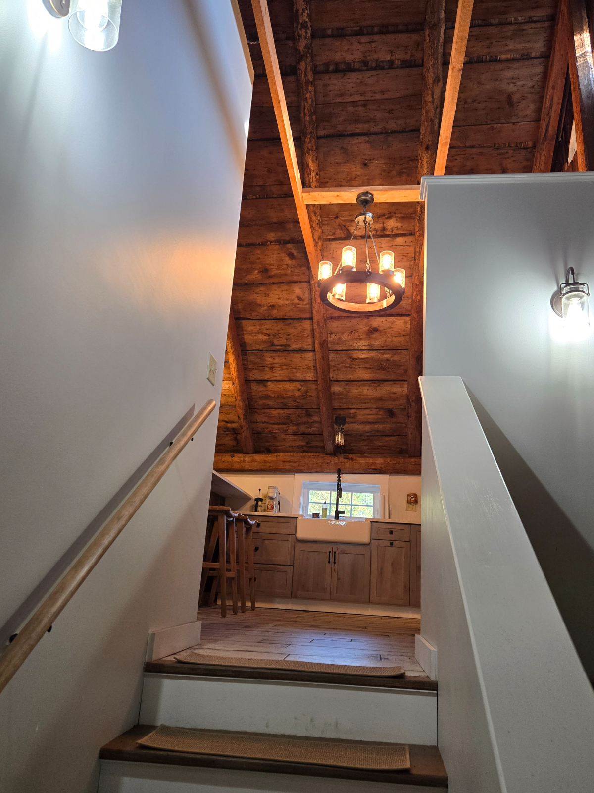 Serene Loft Living in Scenic Williamsville - Cozy Amenities and Nature's Beauty Await on your Perfec - Photo 6