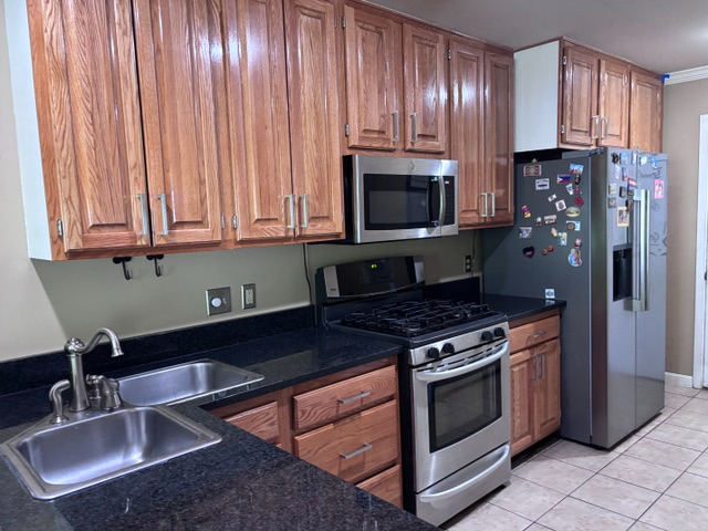 27 Lake Forest Drive, Burlington, VT - Photo 9