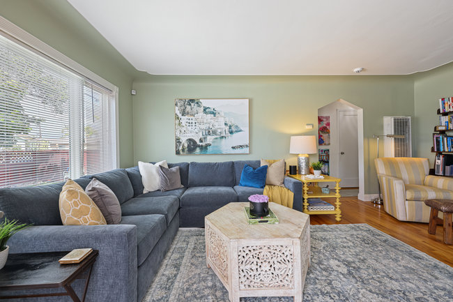 Private Room near SDSU - Professionals Only - Photo 1