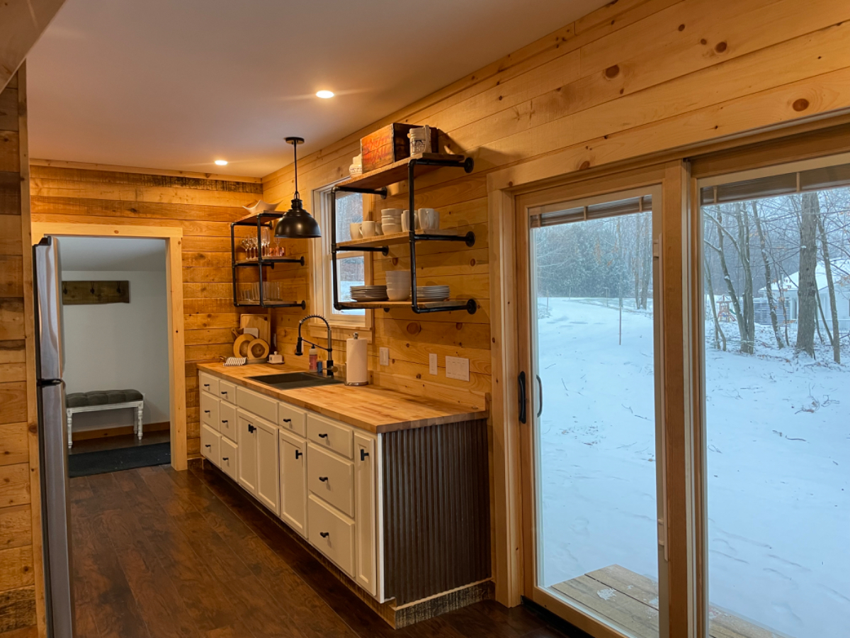 Charming Lake Elmore Cottage Retreat with All Amenities and Great Location - Ideal for a Serene Geta - Photo 4