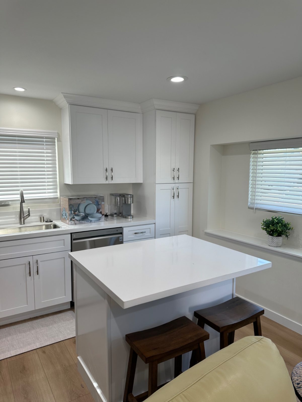 Like New Cottage/Apt/Acessory Dwelling Unit (ADU) -1 Bedroom/ 1 Bathroom - Photo 2
