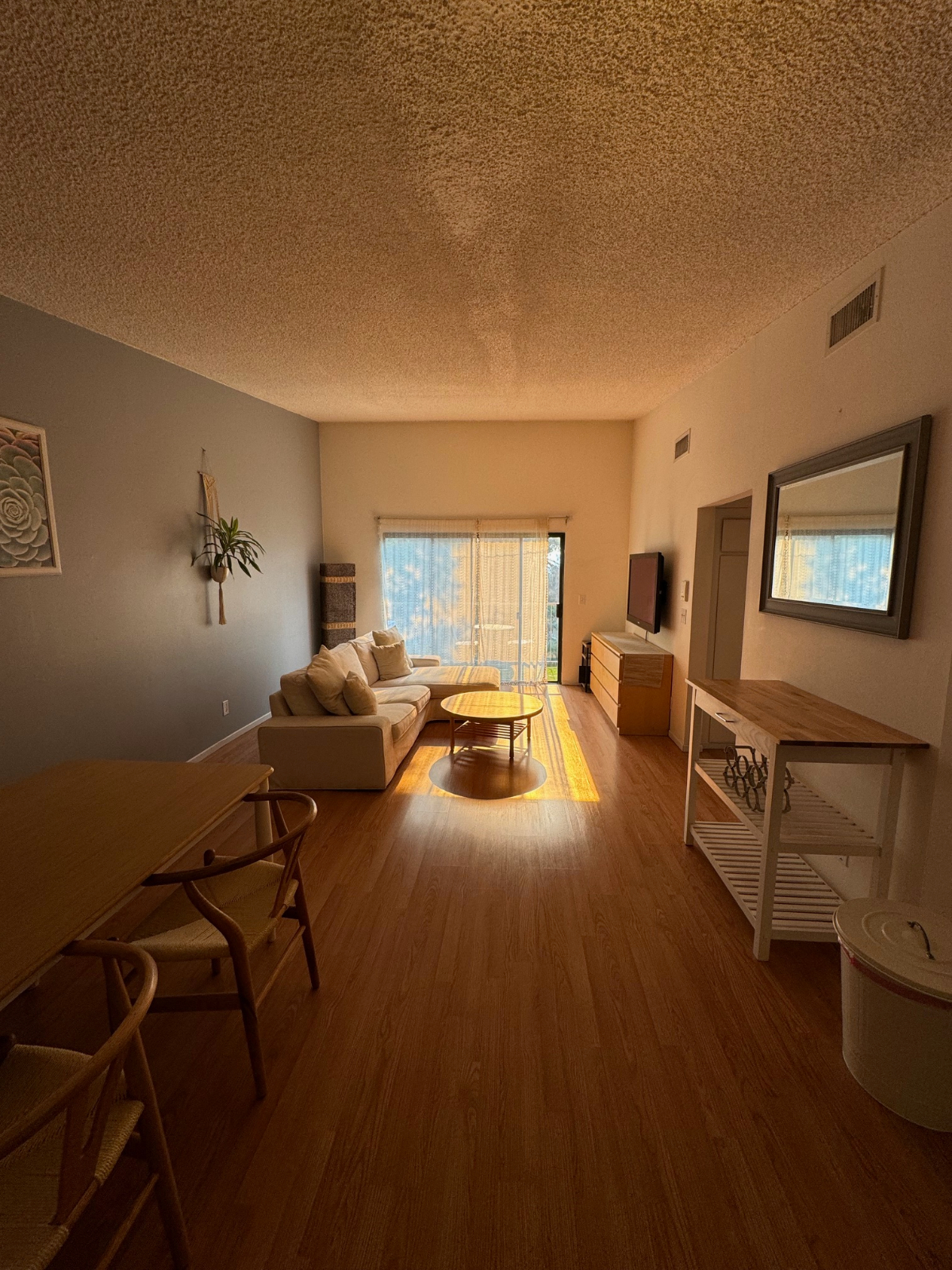 Beautiful Silverlake Apt Overlooking Park - Photo 1