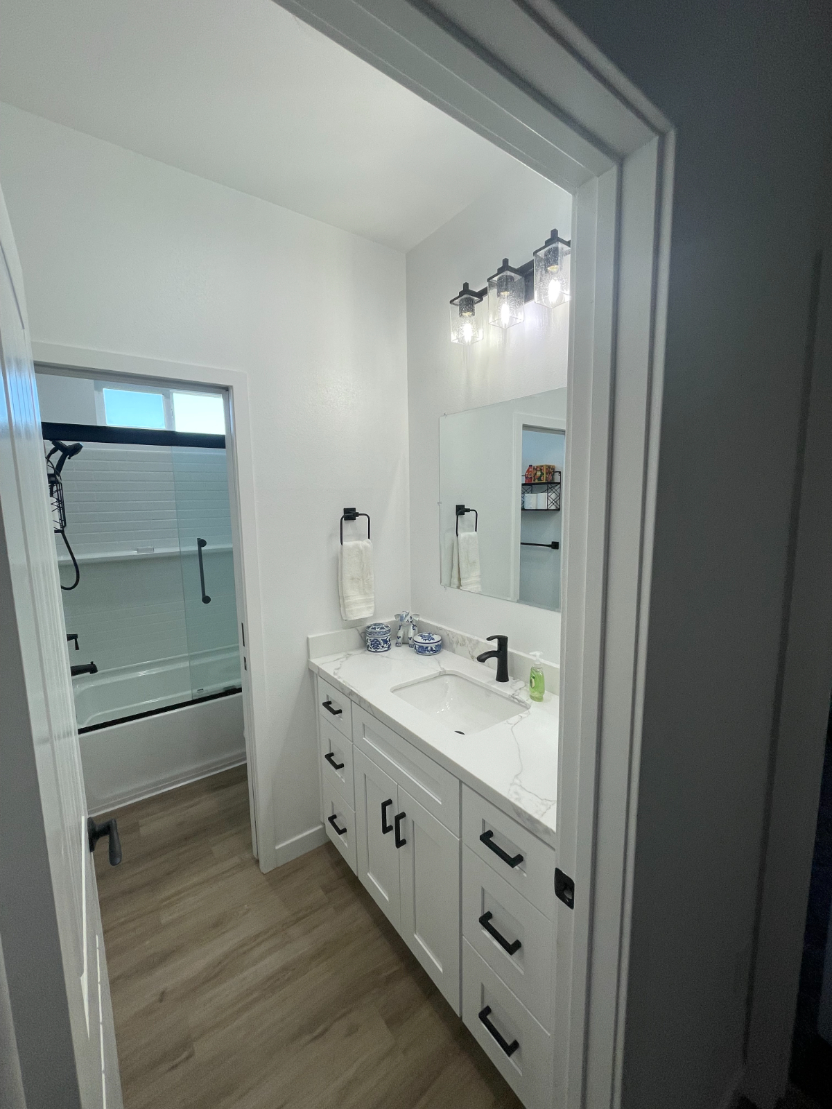 Quiet Room, Near all of North San Diego County - Photo 3