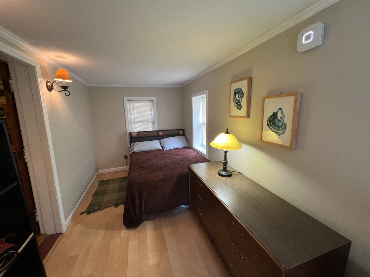 3 bdrm / 2 bath  office. Internet/Heat, etc. included - Photo 9