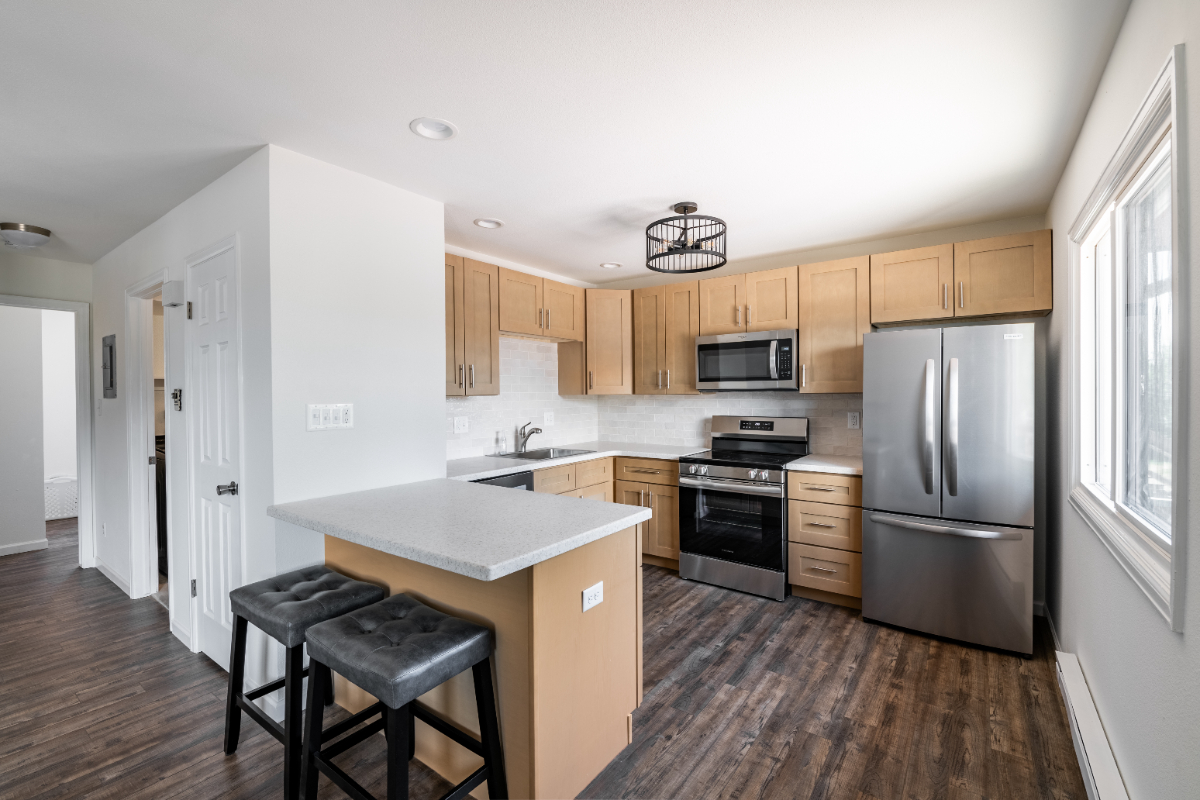 Bright & Modern 2BR Apartment - Photo 4