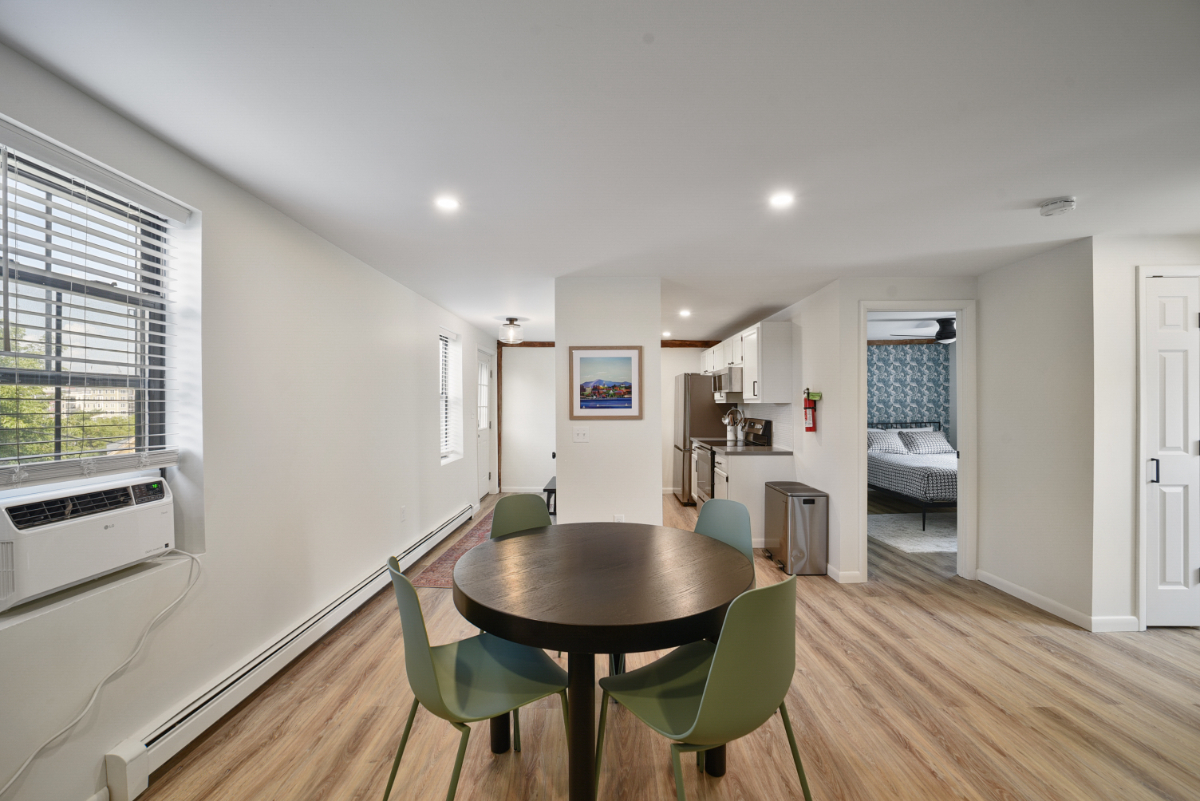 Urban Stylish Apartment / Conveniently Located Near Hospital - Photo 5