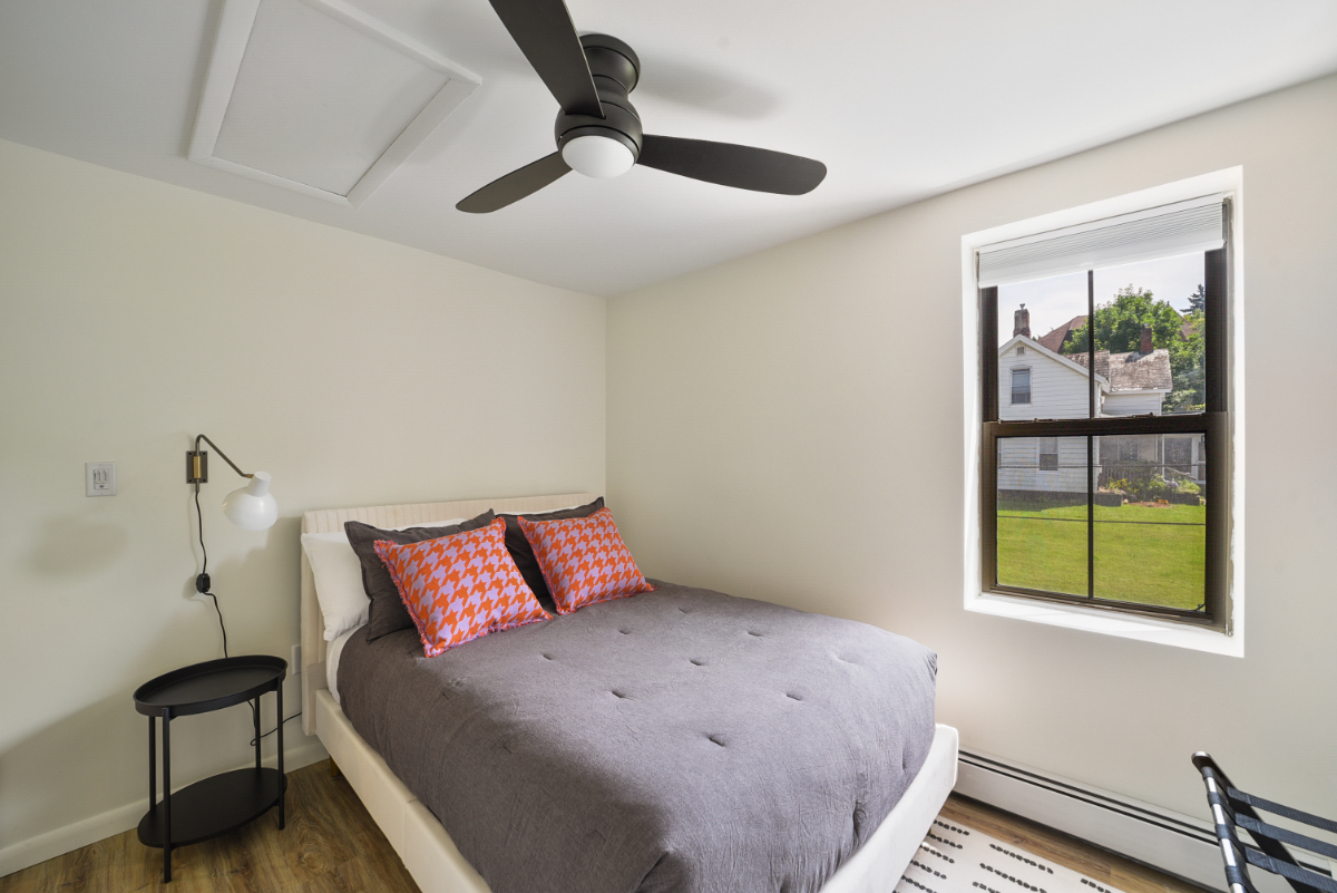 Urban Stylish Apartment / Conveniently Located Near Hospital - Photo 11