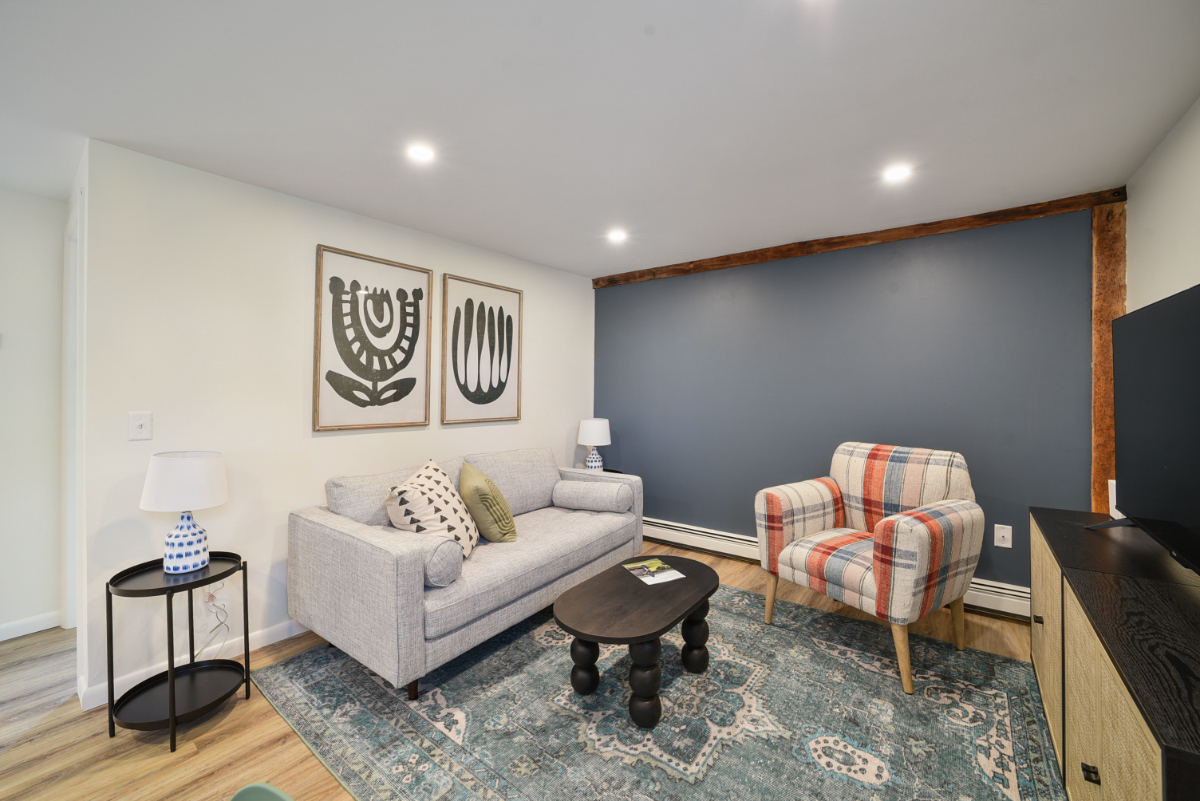 Urban Stylish Apartment / Conveniently Located Near Hospital - Photo 8