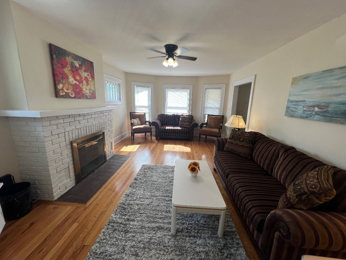 Quiet, safe 2BR apartment near SU, hospitals, and Barry Park - Photo 3