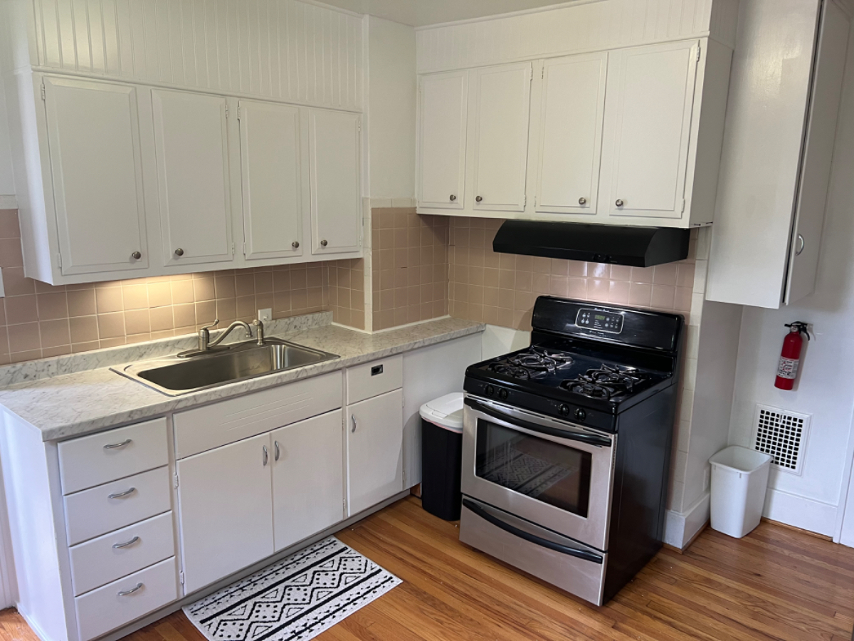 Quiet, safe 2BR apartment near SU, hospitals, and Barry Park - Photo 11