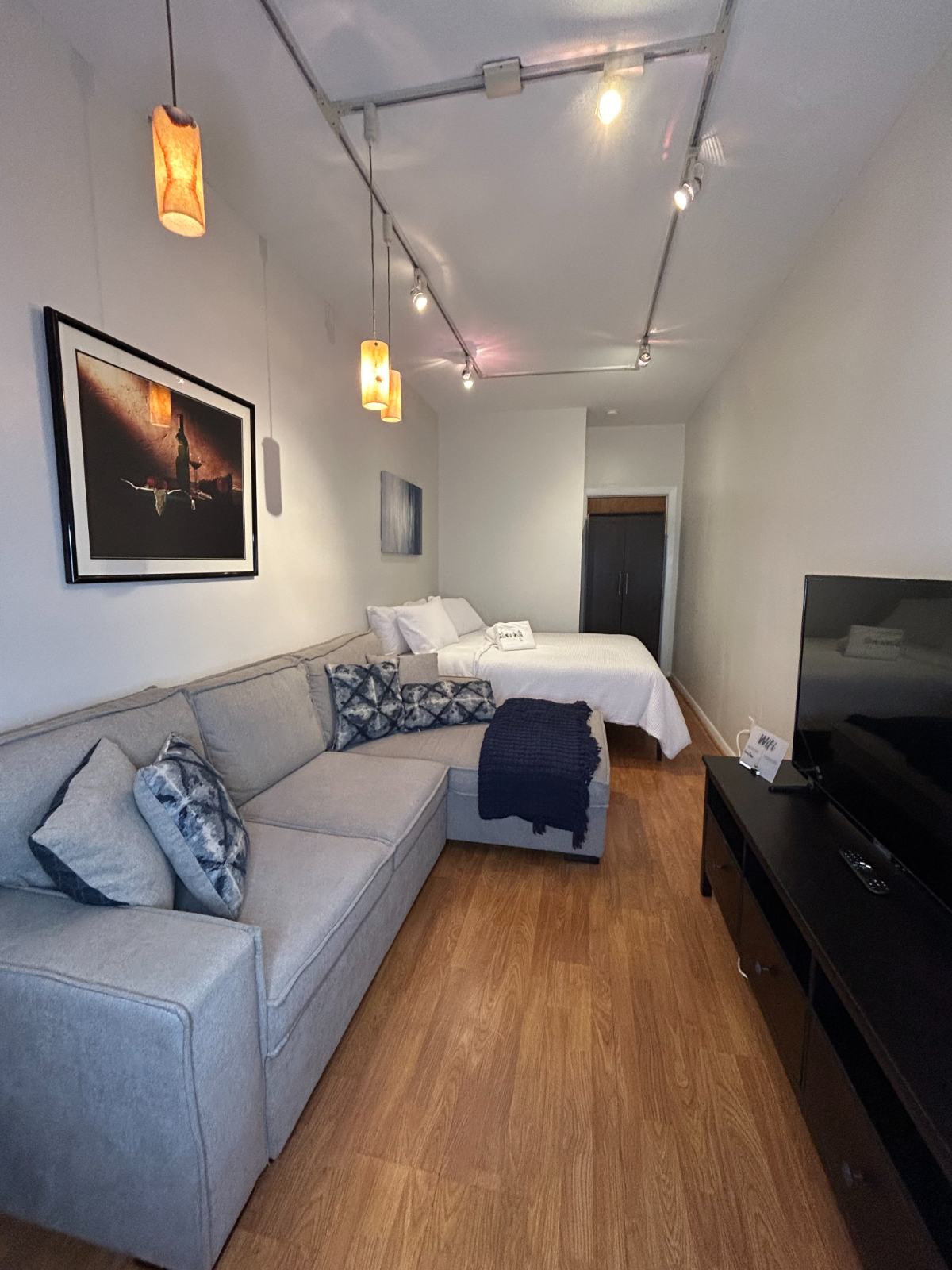 E.Williamsburg/Bushwick Bedroom Suite 1 - Photo 1