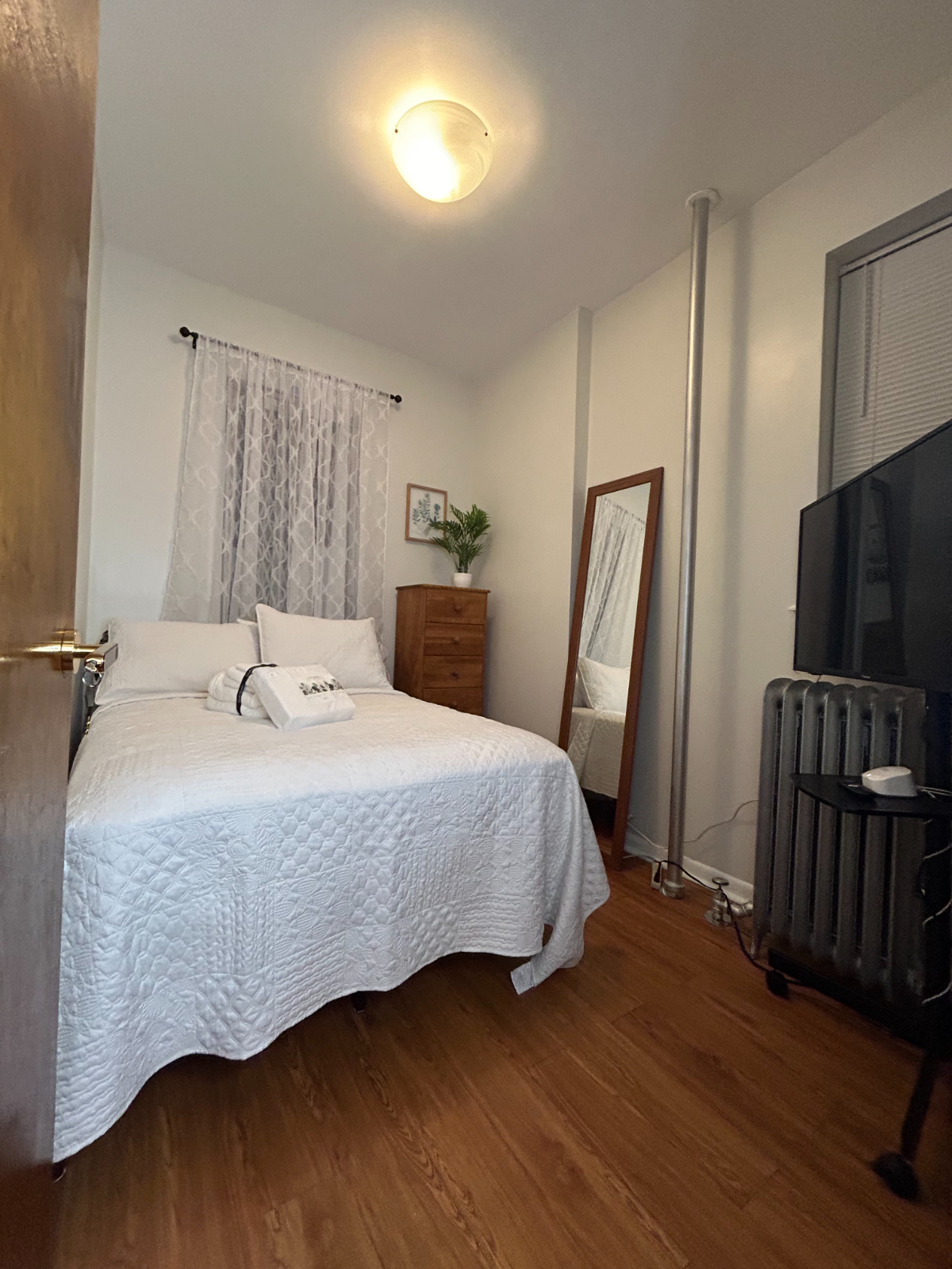 E.Williamsburg/Bushwick Bedroom Suite 1 - Photo 1