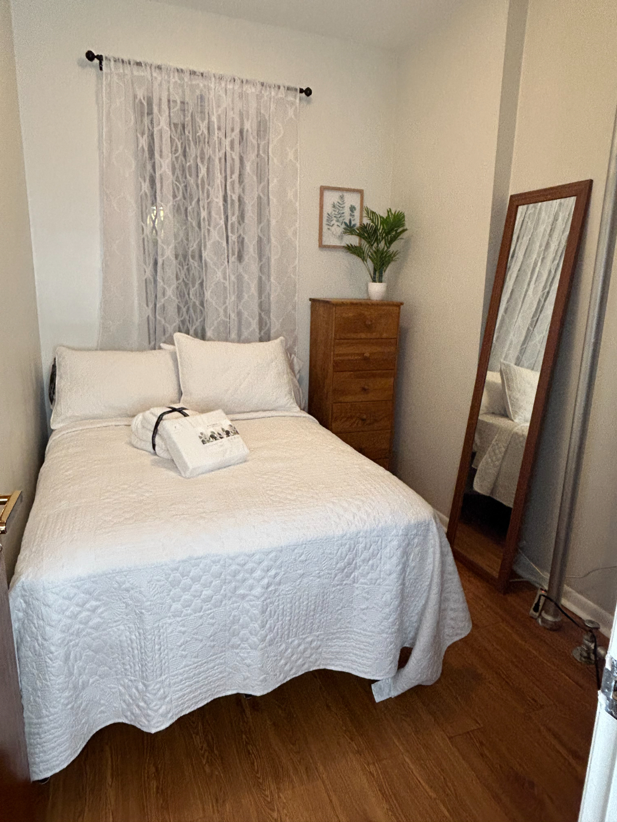 E.Williamsburg/Bushwick Bedroom Suite 1 - Photo 2