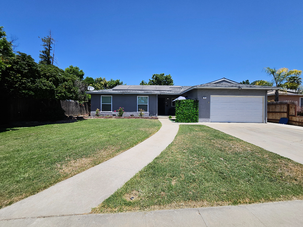3 bed 2 bath travel professional home (master)