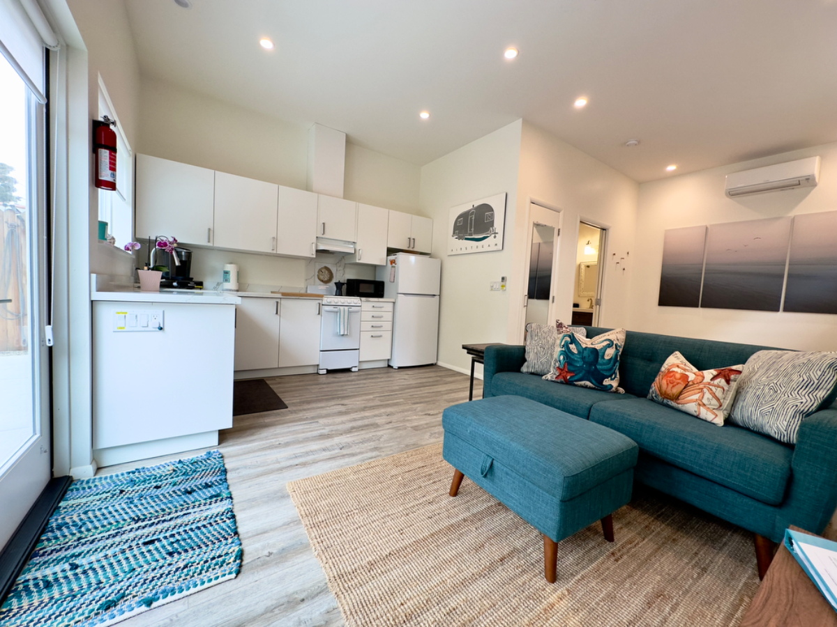 Beautiful Mid-town Studio - Photo 5