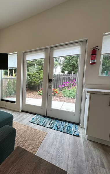 Beautiful Mid-town Studio - Photo 3