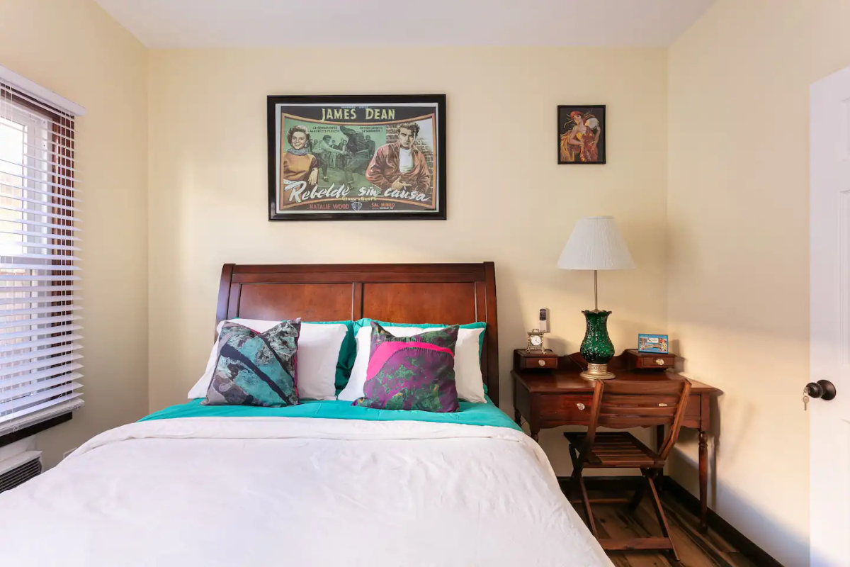 Chic Comfort - Queen Room with Private Oasis - Photo 2