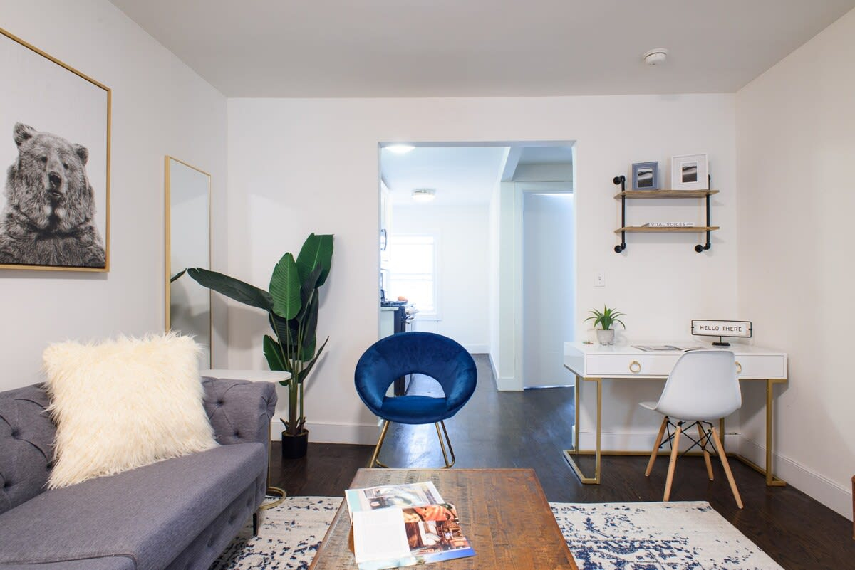 Newly renovated 3 BR Prime midtownsleeps6 (819674)