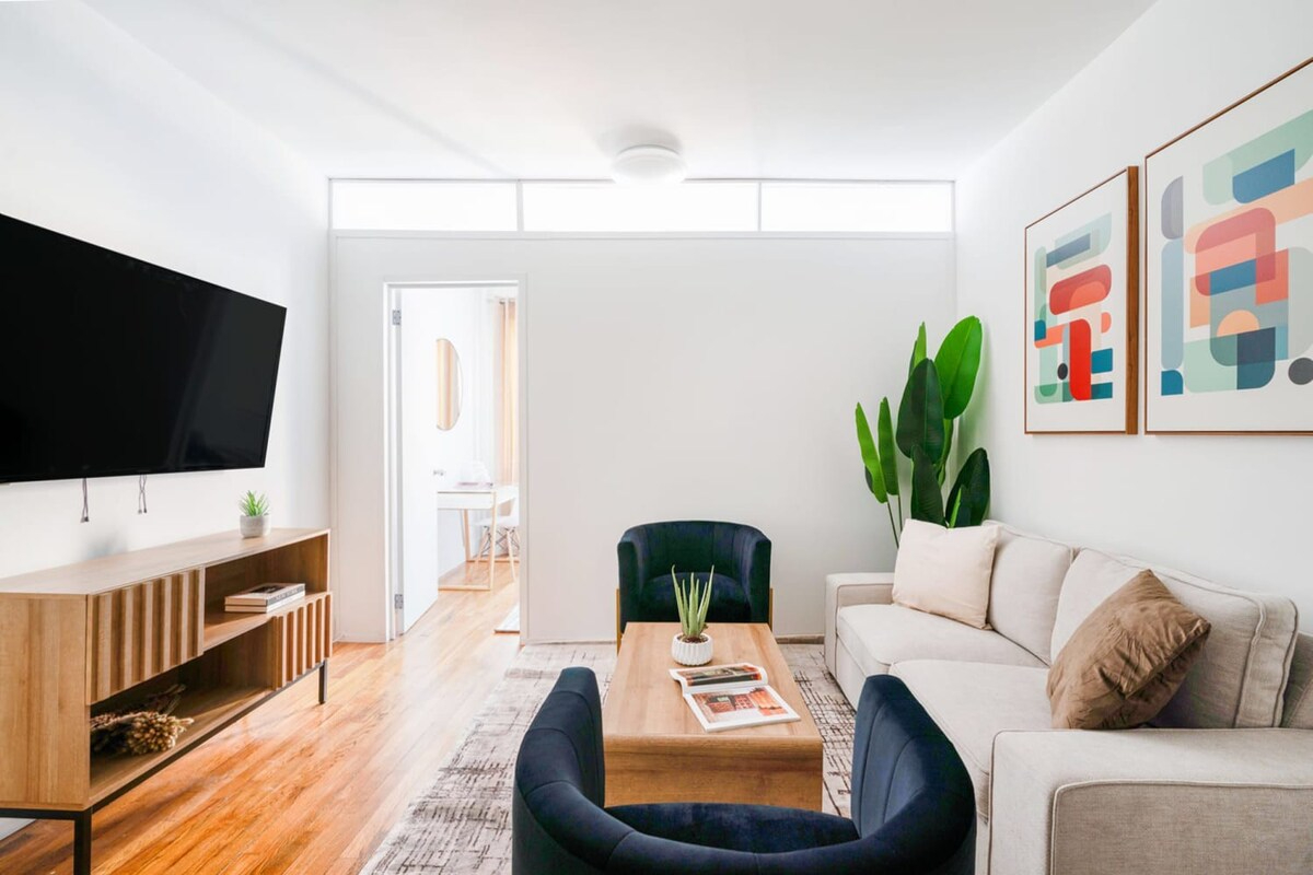 Newly renovated 1BR - Elevator Building (819683)