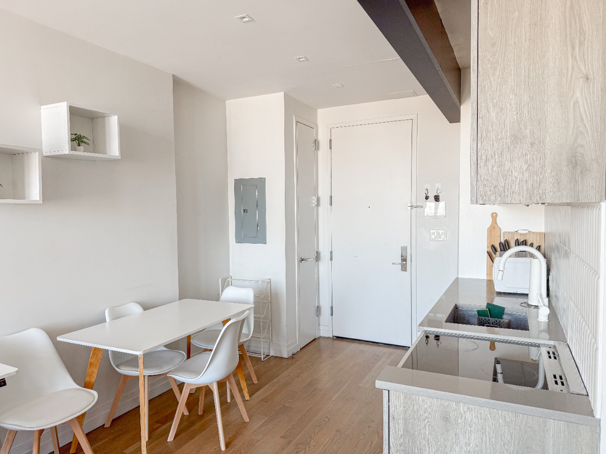 Modern 1BR | 0.35mi to Wyckoff Hospital | Fully Furnished, Utilities Incl., Pet-Friendly, Flex Renta - Photo 11
