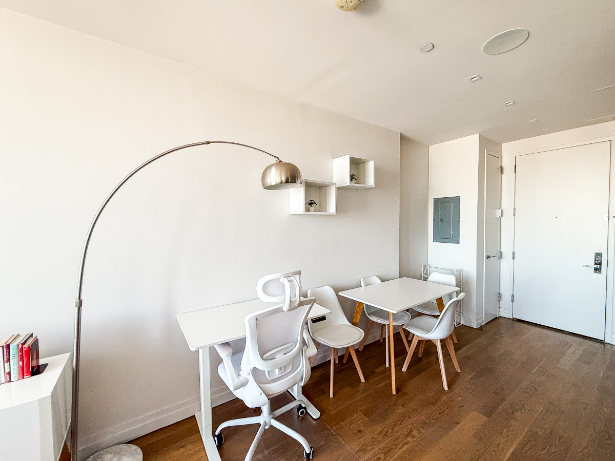 Modern 1BR | 0.35mi to Wyckoff Hospital | Fully Furnished, Utilities Incl., Pet-Friendly, Flex Renta - Photo 3
