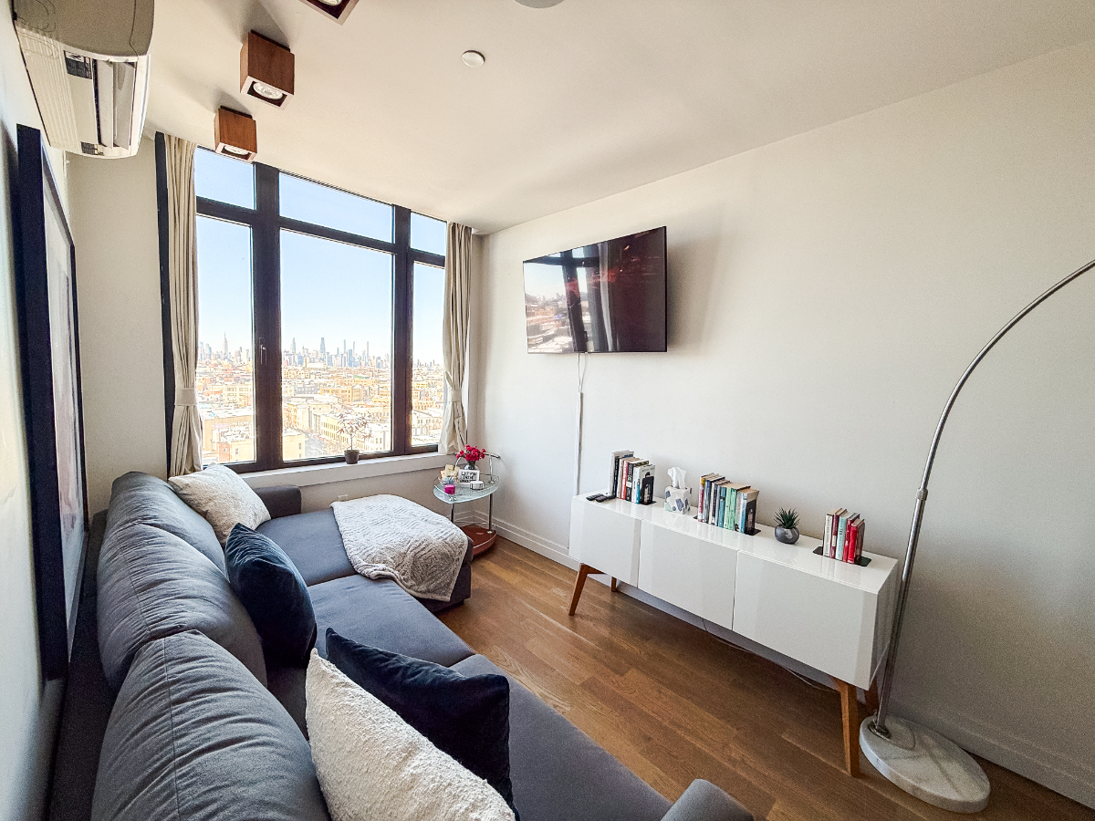 Modern 1BR | 0.35mi to Wyckoff Hospital | Fully Furnished, Utilities Incl., Pet-Friendly, Flex Renta - Photo 2