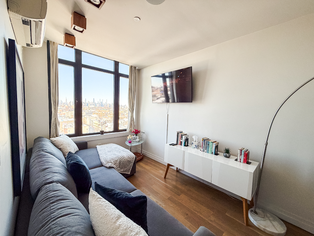 Modern 1BR | 0.35mi to Wyckoff Hospital | Fully Furnished, Utilities Incl., Pet-Friendly, Flex Renta - Photo 9