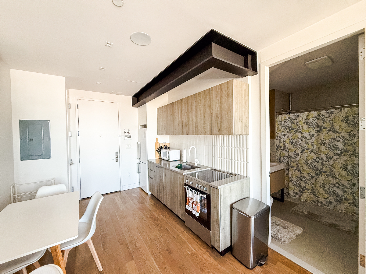 Modern 1BR | 0.35mi to Wyckoff Hospital | Fully Furnished, Utilities Incl., Pet-Friendly, Flex Renta - Photo 4