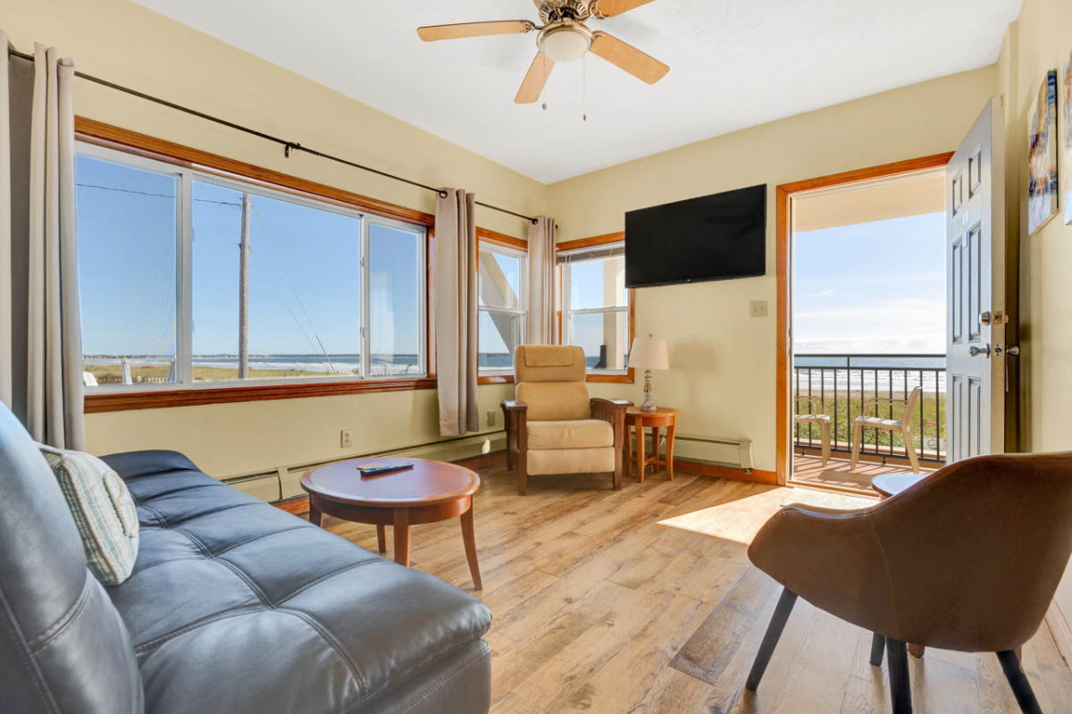 Oceanfront Room Y1