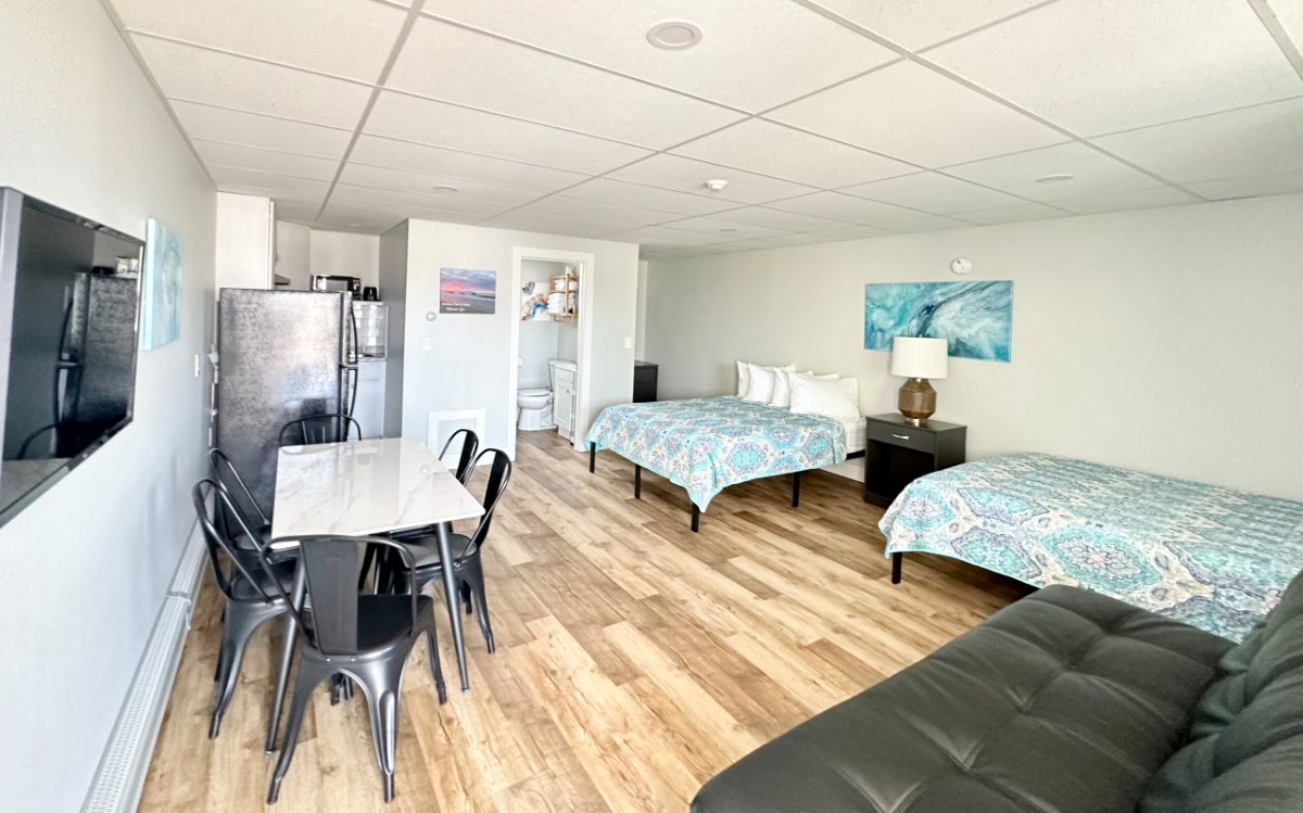 Kitchenette Two Queens