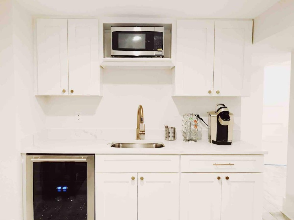 Renovated English Basement Apt - Photo 3