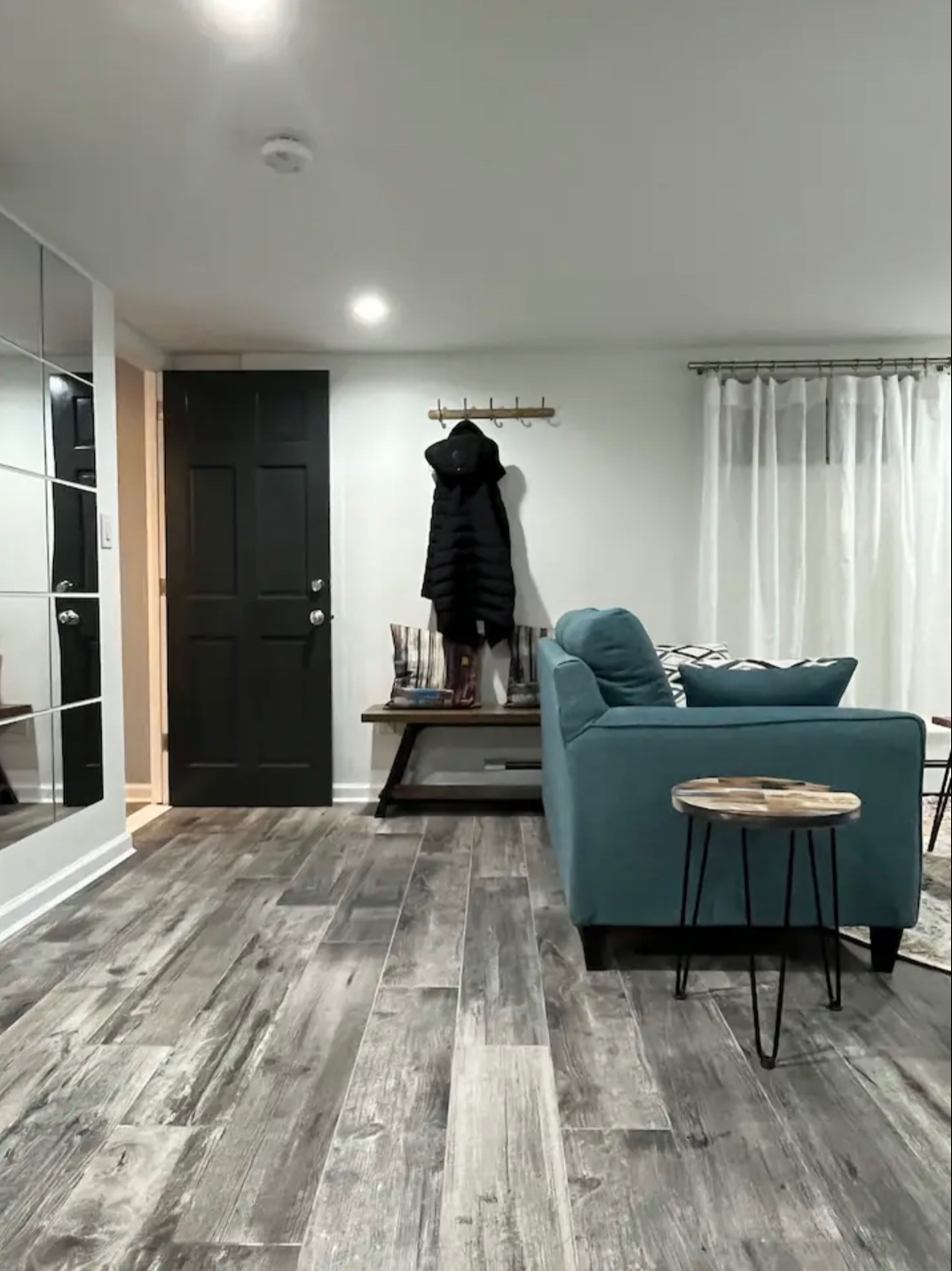 Newly furnished safe private studio apartment - Photo 4