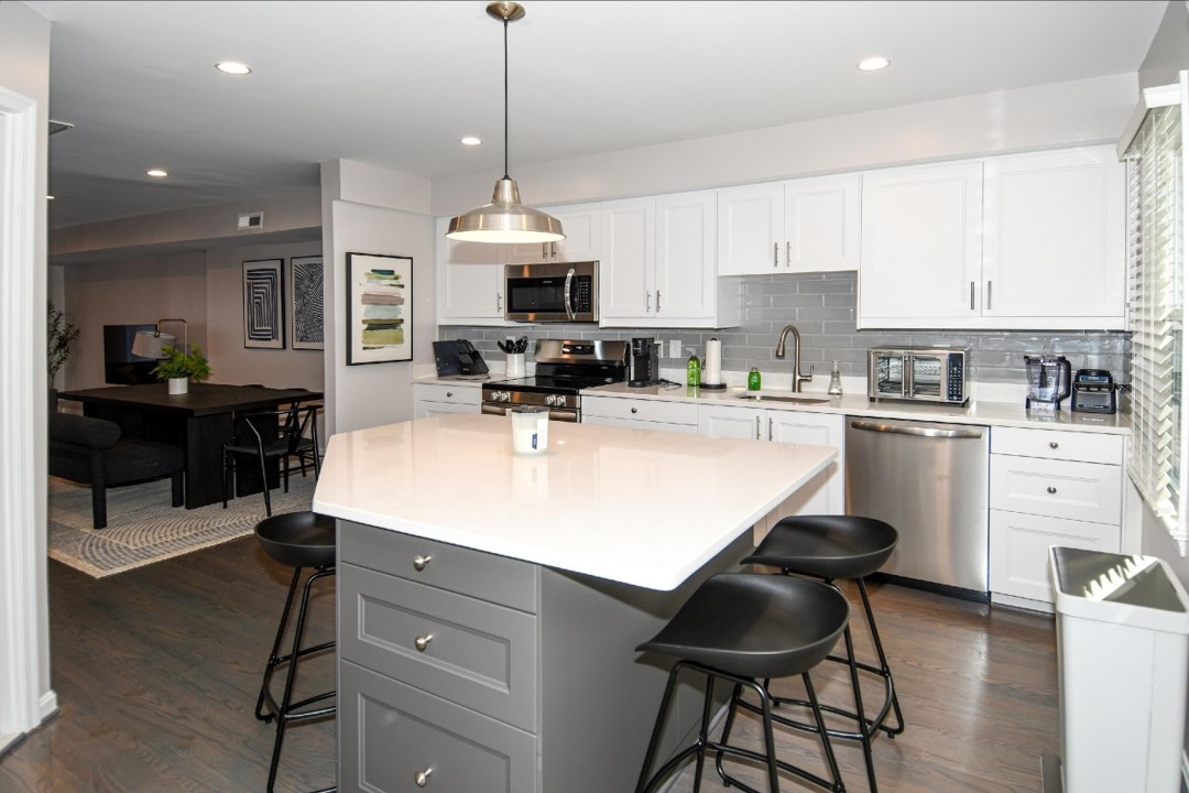 2 BR-1.5 BA Georgetown Condo Near Downtown DC and Hospitals - Photo 1