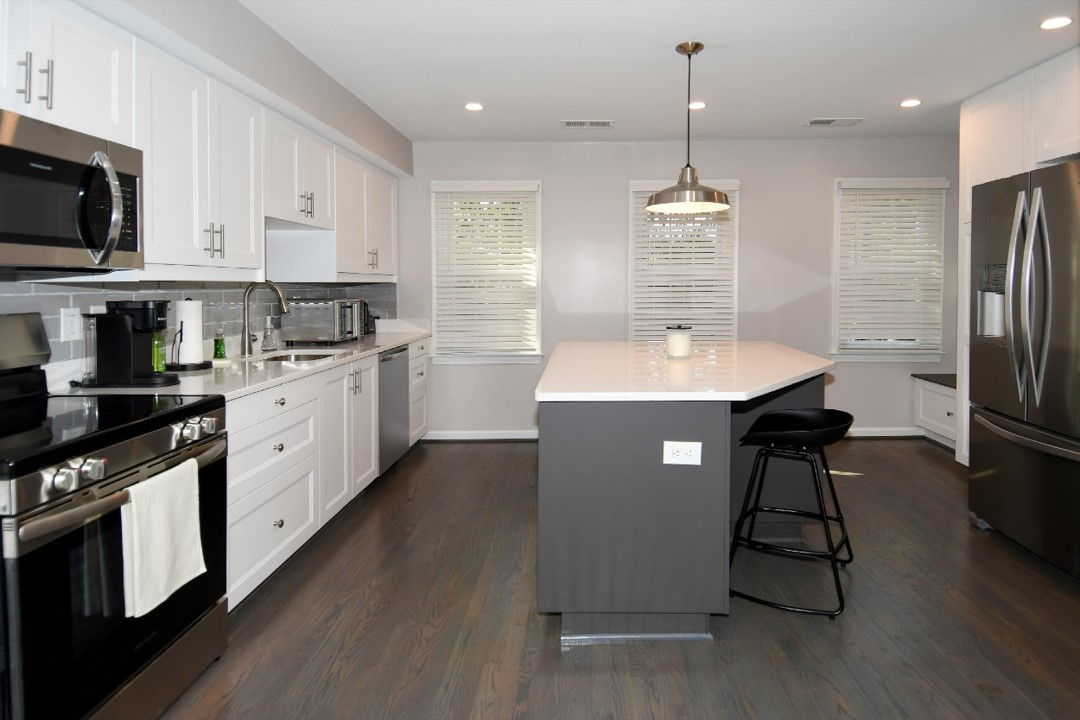 2 BR-1.5 BA Georgetown Condo Near Downtown DC and Hospitals - Photo 2