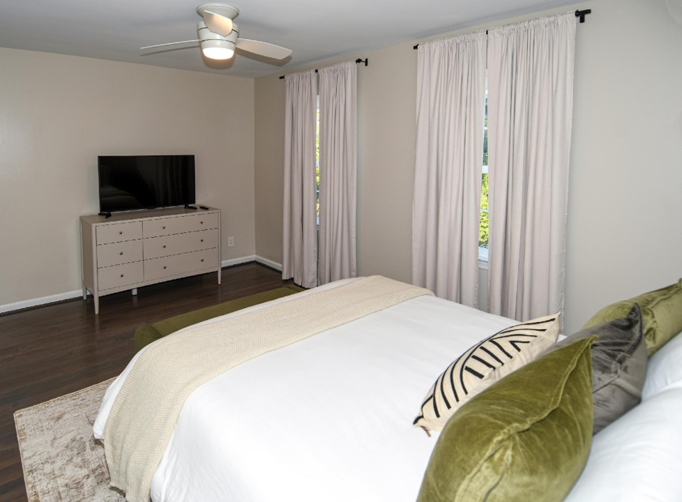 2 BR-1.5 BA Georgetown Condo Near Downtown DC and Hospitals - Photo 8