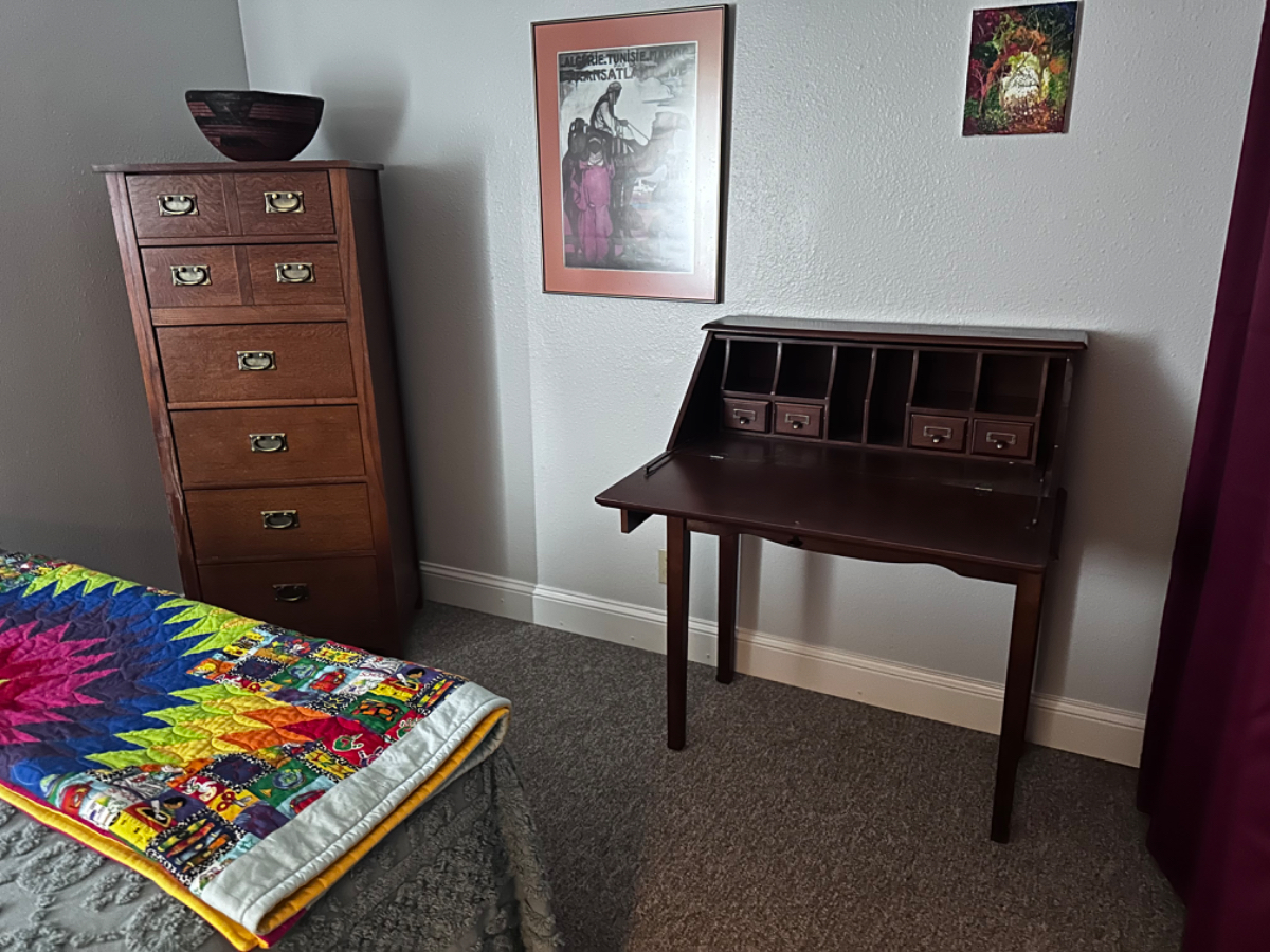 Cheery, sunny, 2 bedroom, duplex unit close to downtown and library. - Photo 5