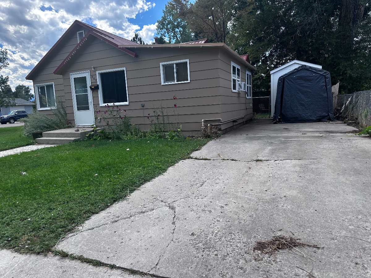Cheery, sunny, 2 bedroom, duplex unit close to downtown and library. - Photo 11